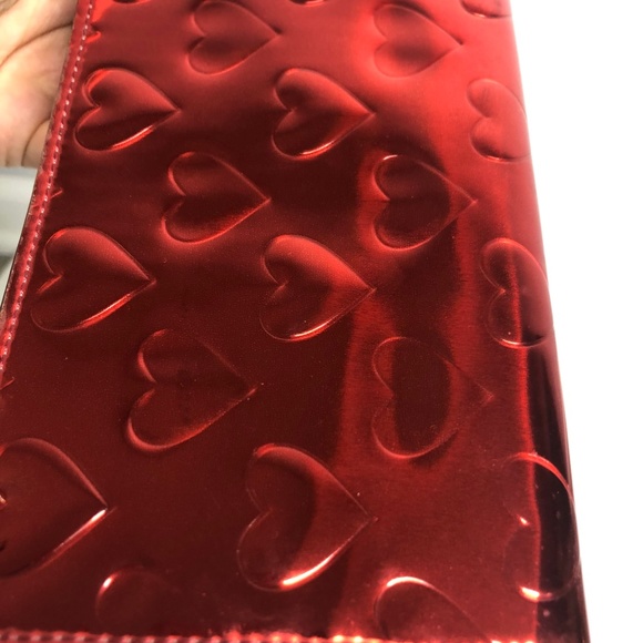 Marc Jacobs for Marc Jacobs Limited Edition Red Metallic Heart Crossbody/Clutch - Picture 8 of 16